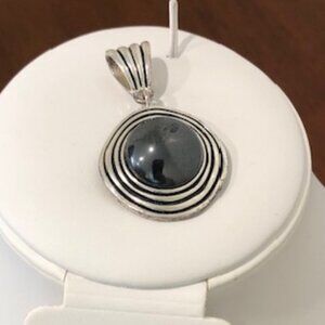 Silver Tone Black Circular Oval Pendant Pre-Owned.
